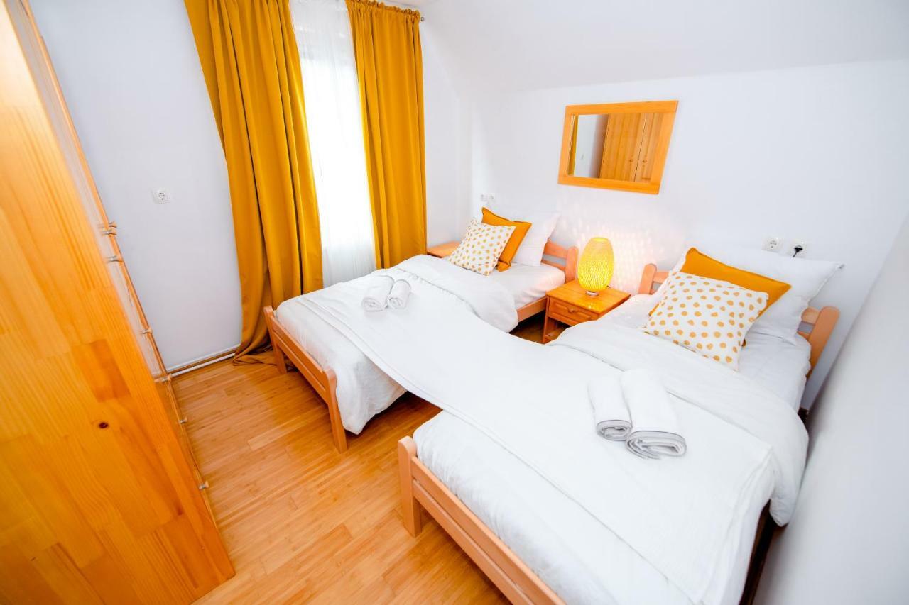 Apartment With View Zirovnica Dış mekan fotoğraf